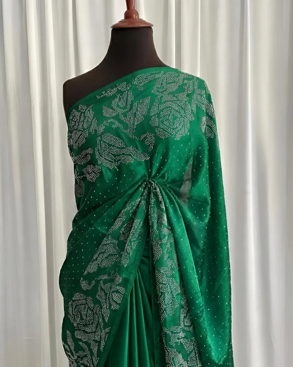 Ayna Collection: Roselle