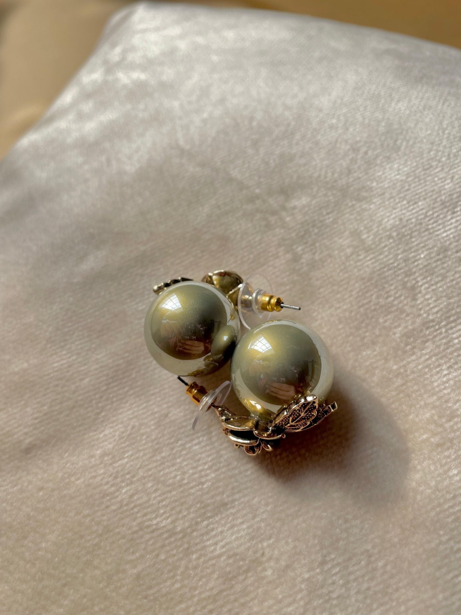 Rose Grey Pearl Studs