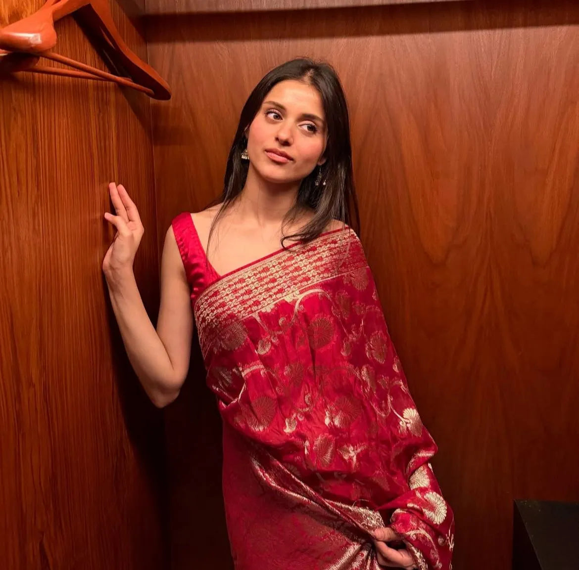 Jaan-E-Jahan - Banarasi: Laal Ishq