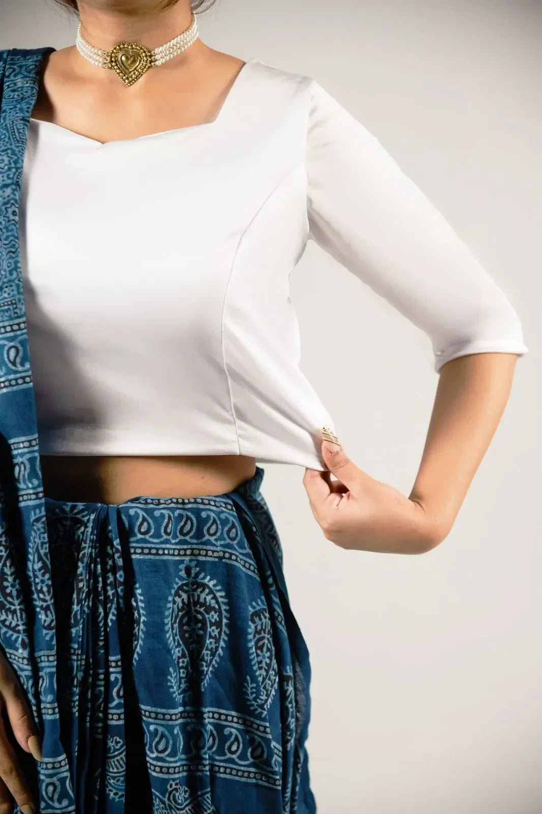 5 Reasons a Stretchable Blouse Belongs in Your Wardrobe