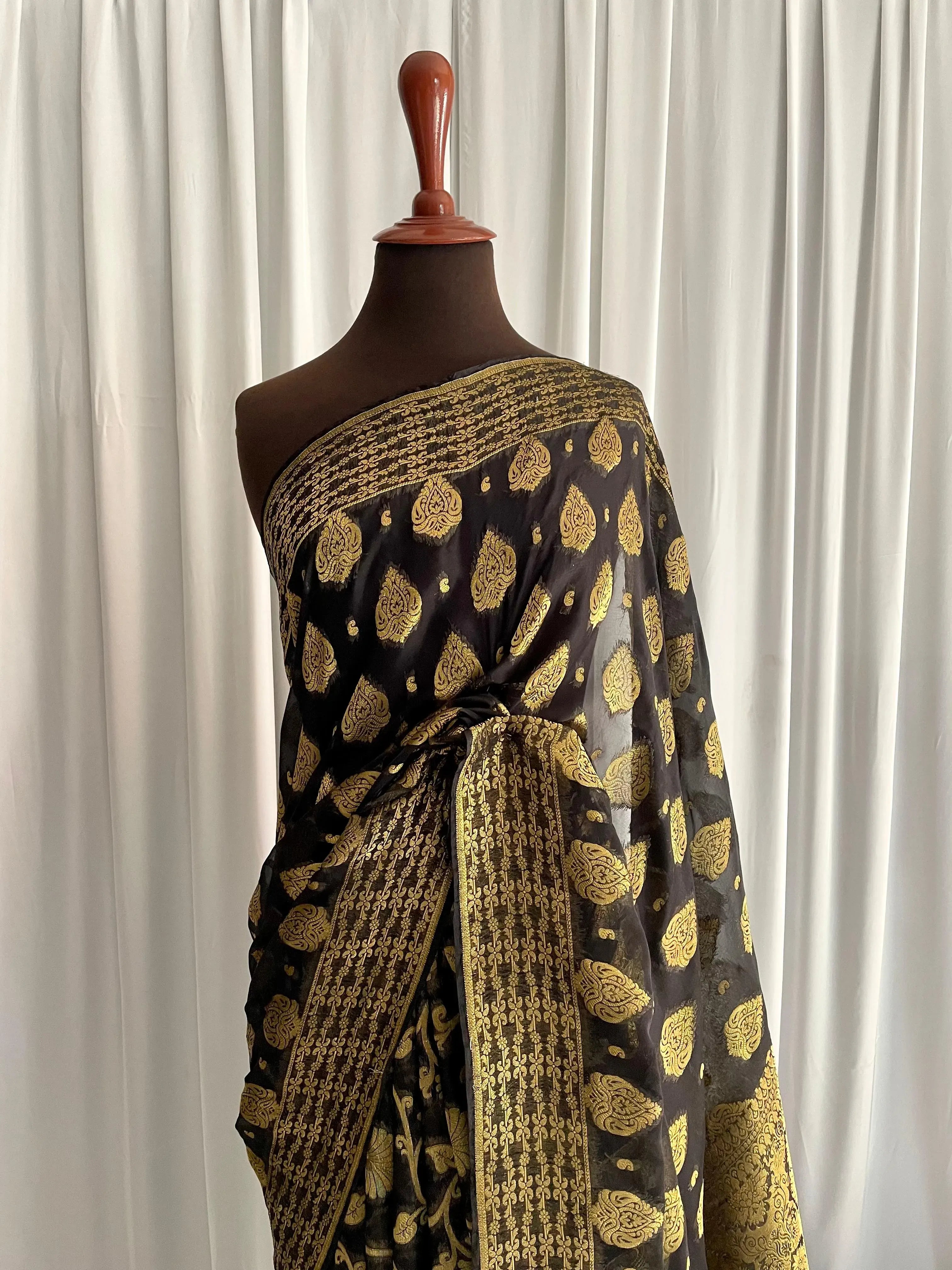 Banarsi Chiffon: Chandni