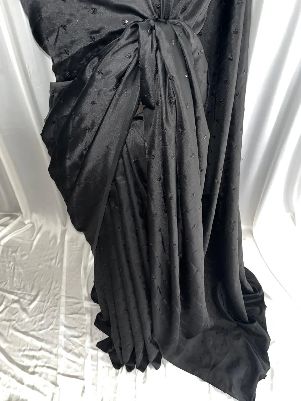 Luxe Silk: Dark Whisper