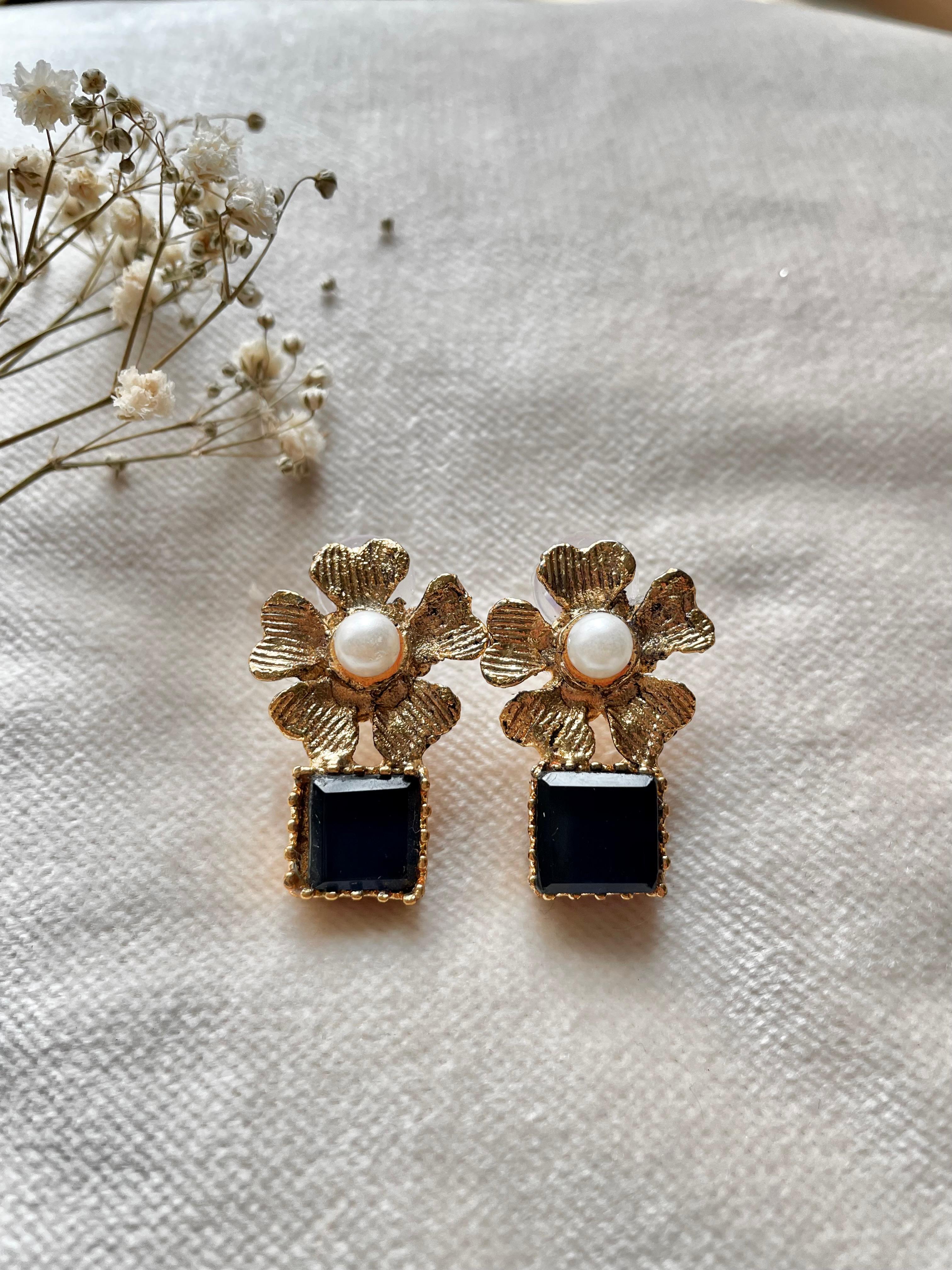 Gold Plated Onyx Pearl Flower Studs