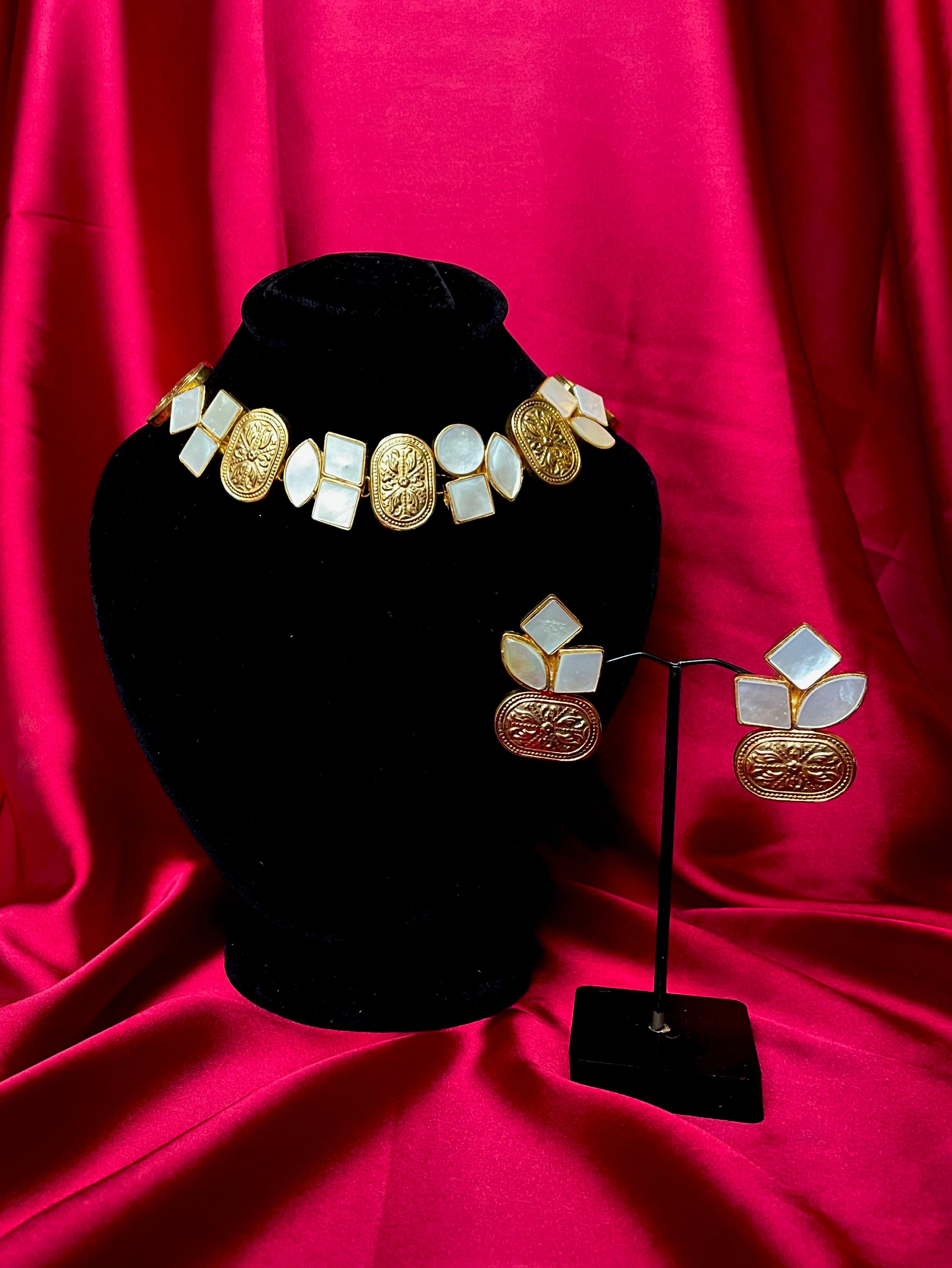 Ivory Luxe Ensemble - Necklace & Earring Set