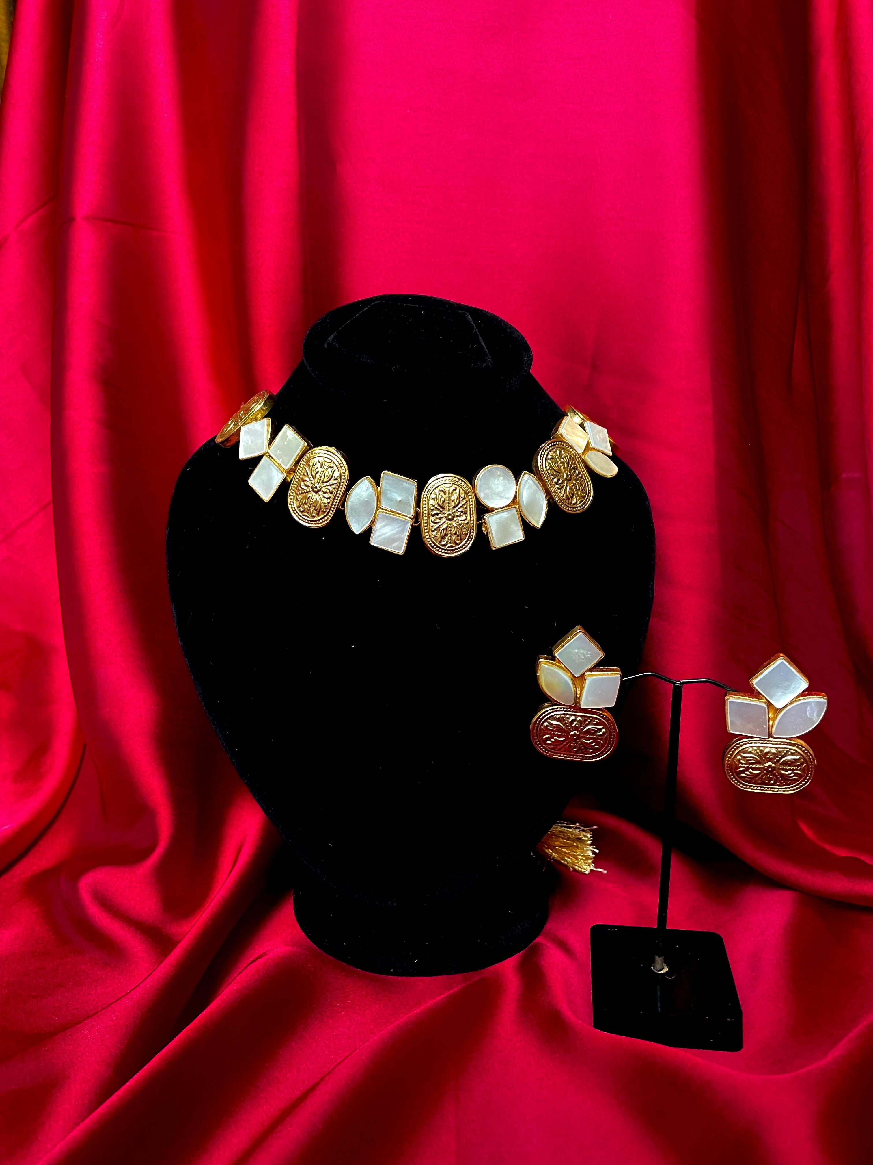 Ivory Luxe Ensemble - Necklace & Earring Set