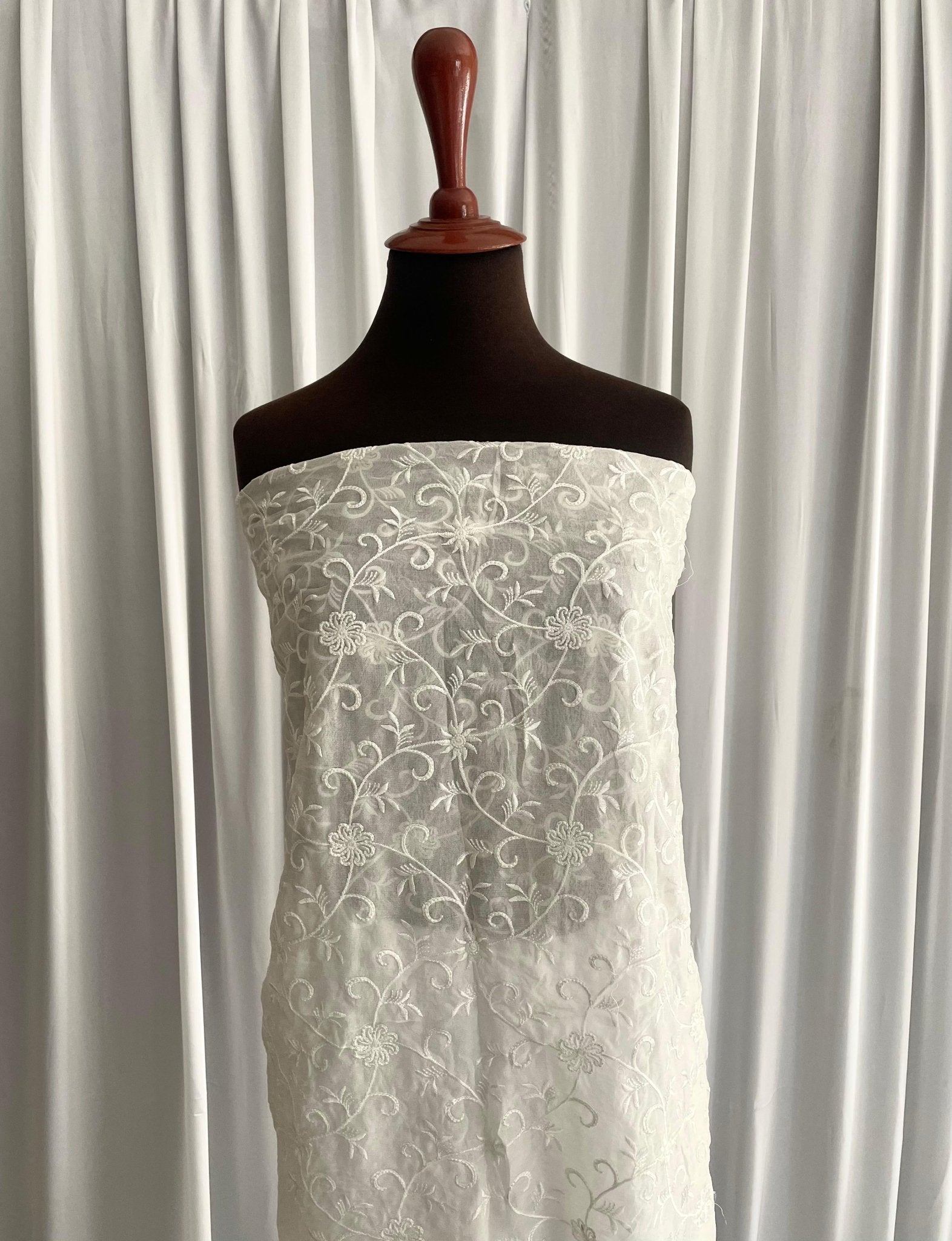 Embroidered Chiffon: Aafreen