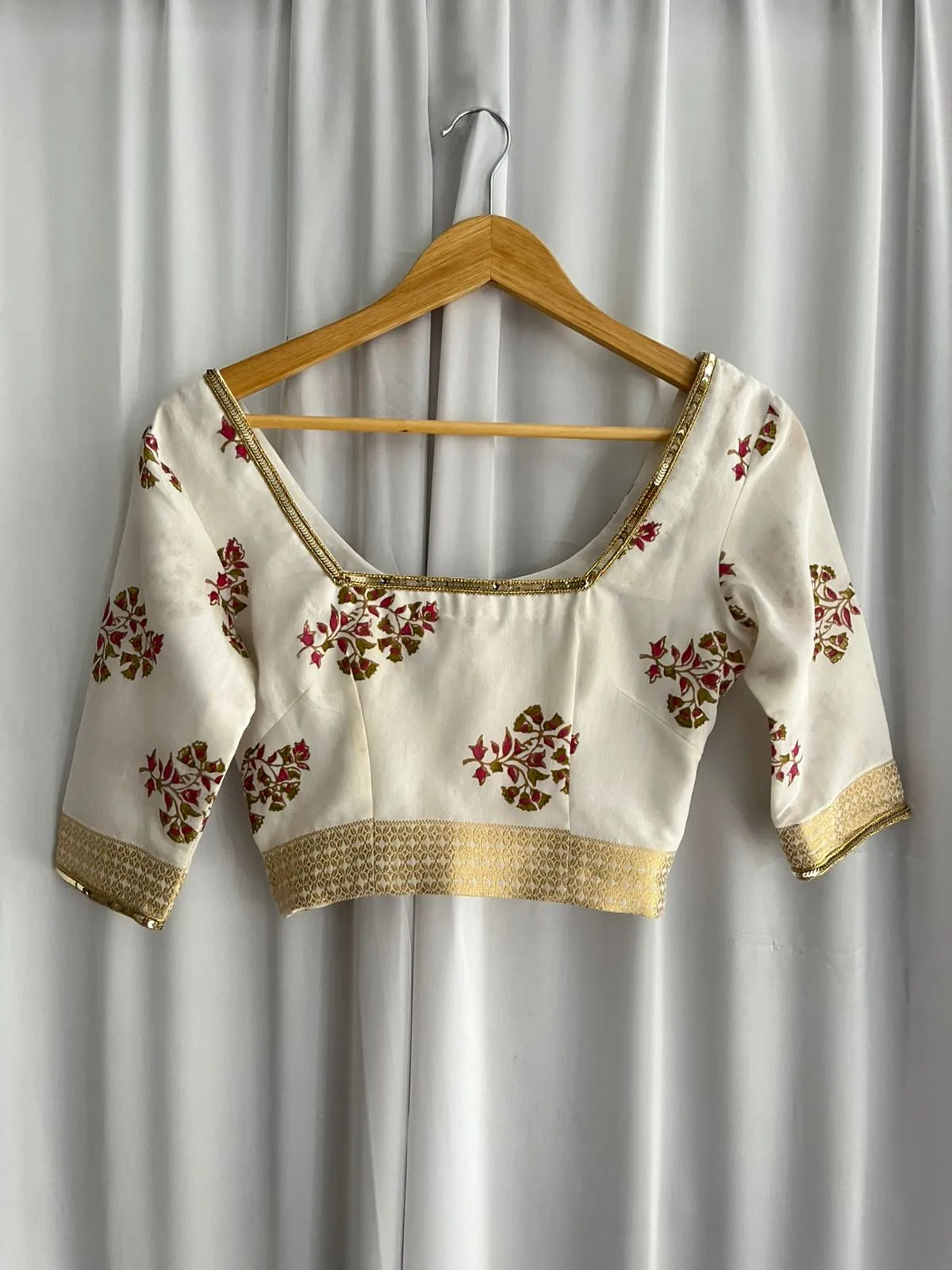 Inaaya Festive Bloom