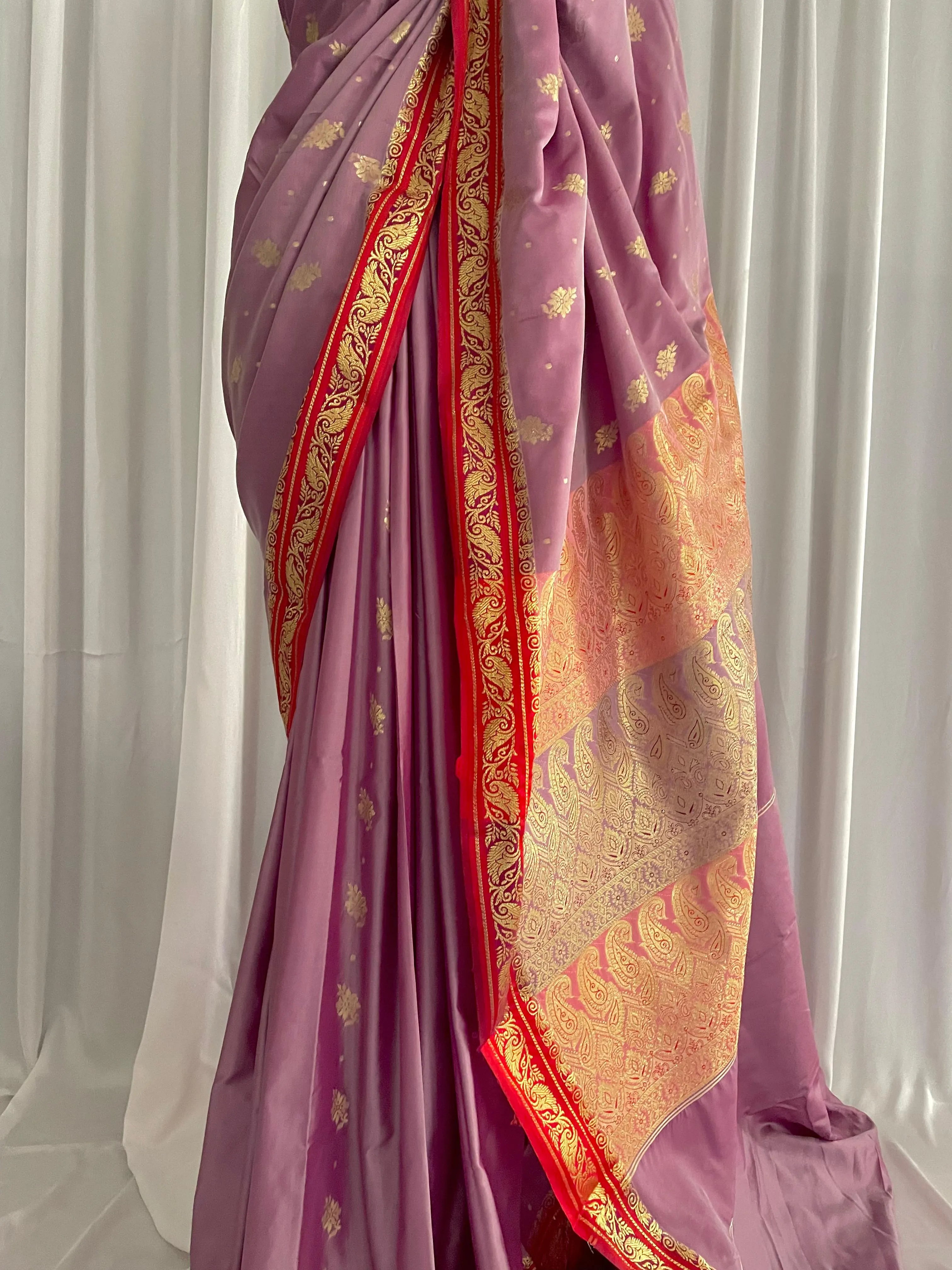 Riwayti Banarsi Silk: Light Lilac