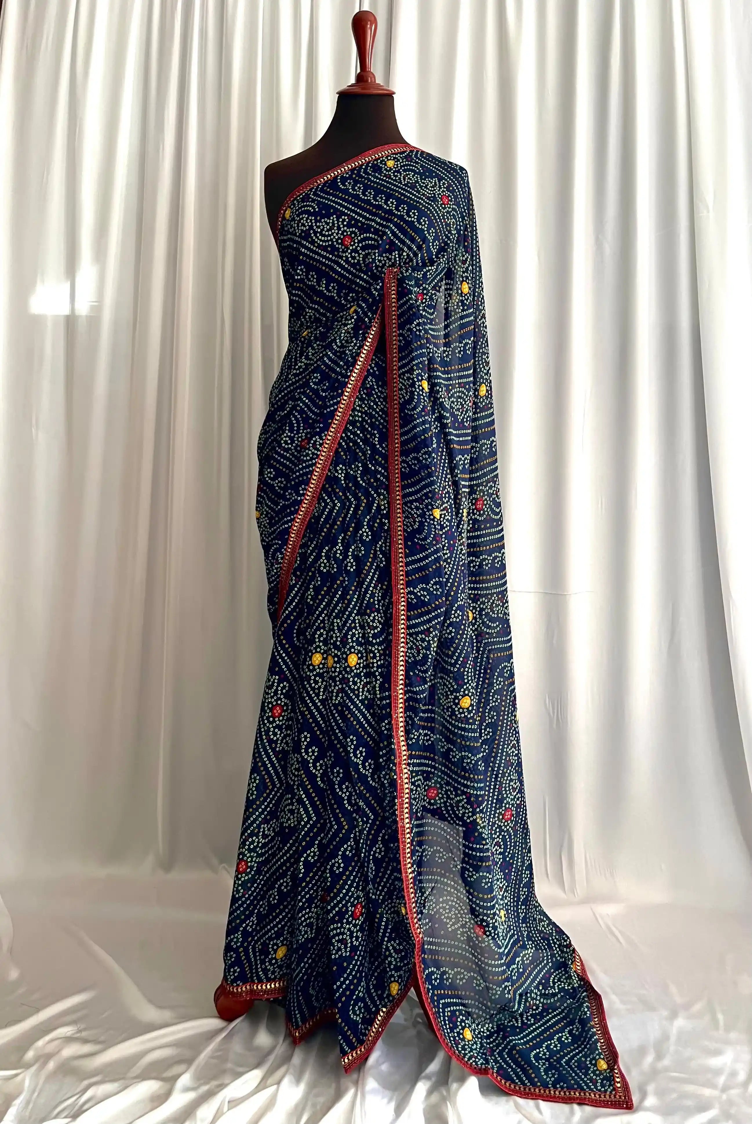 Chiffon Chunri: Nila