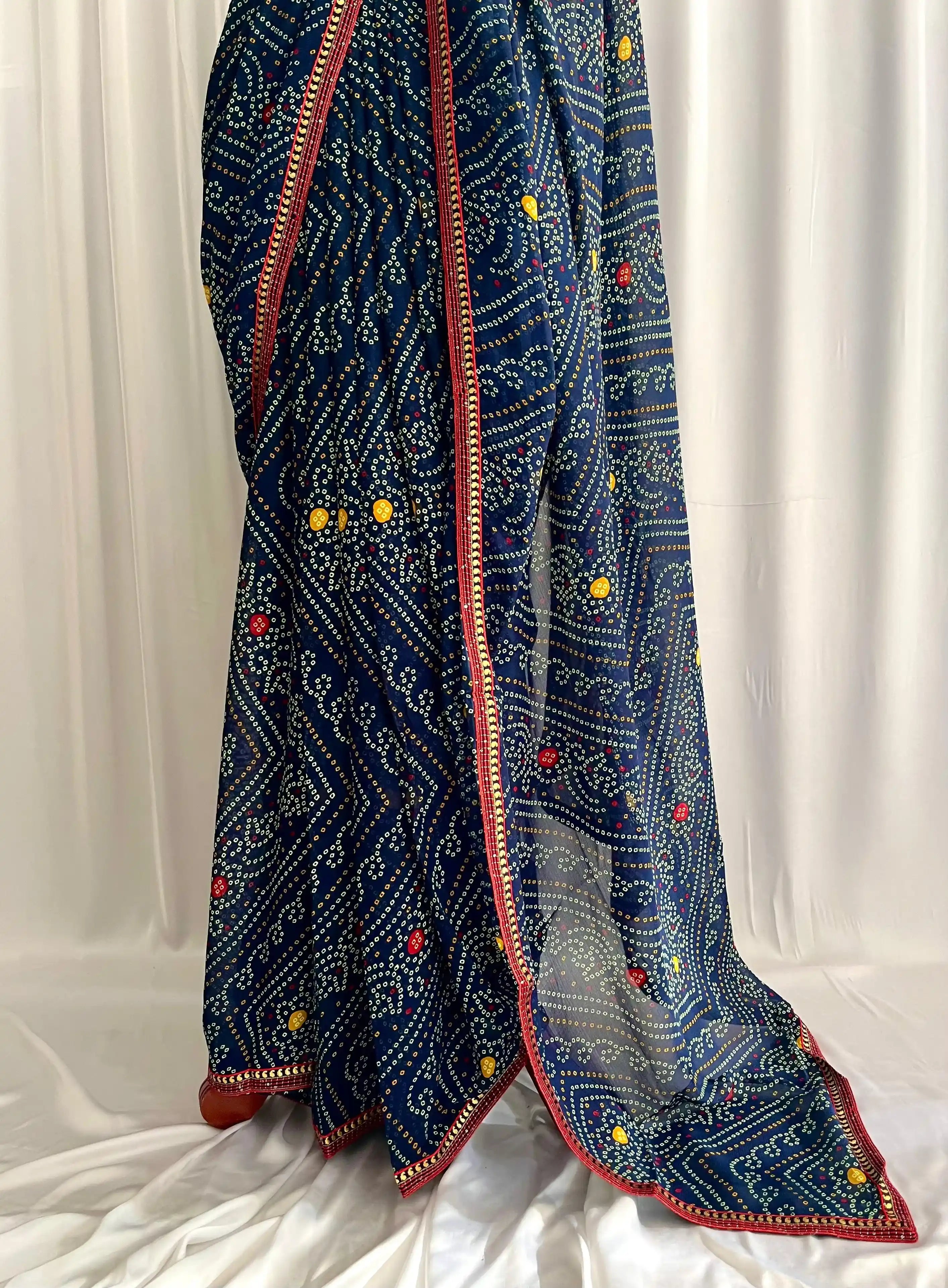 Chiffon Chunri: Nila
