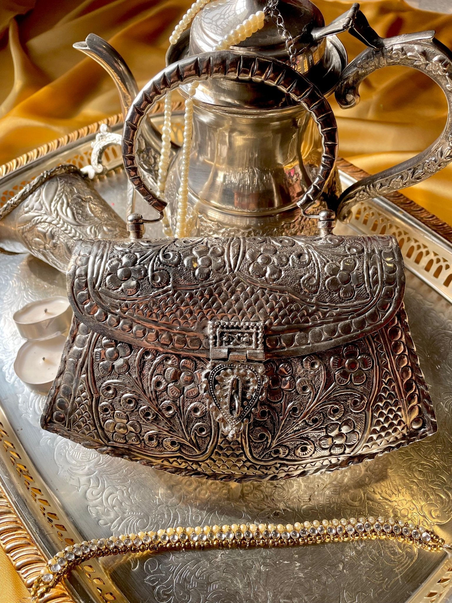 Noori Silver Clutch