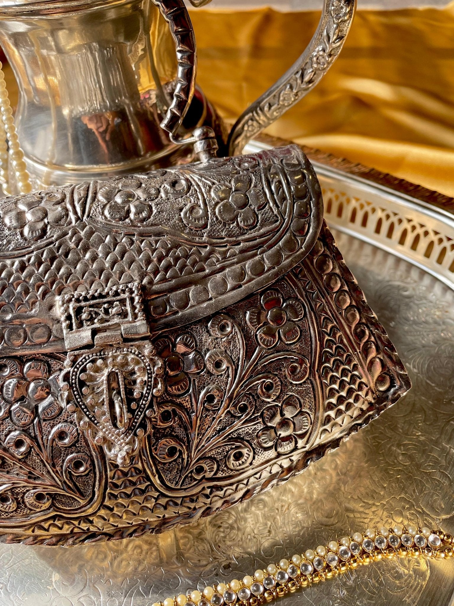 Noori Silver Clutch