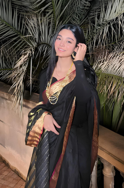 Rozana Saari: Black