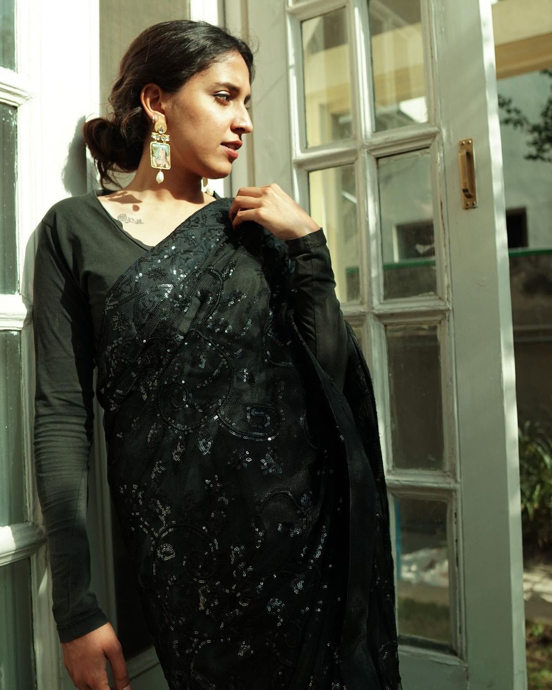 Koh-e-Noor: Sequins Net Black