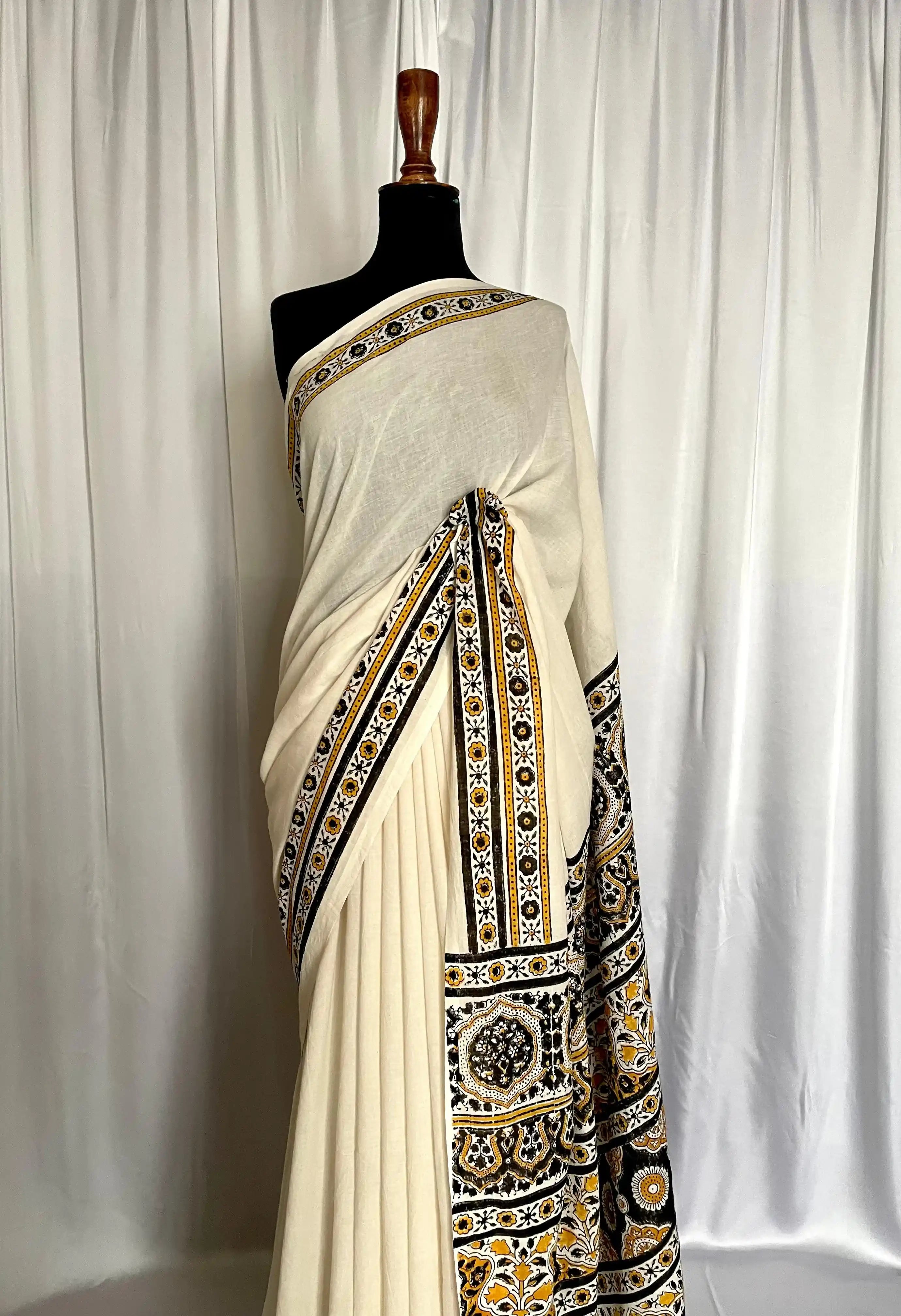 Ajrak: Sunehri Riwayat