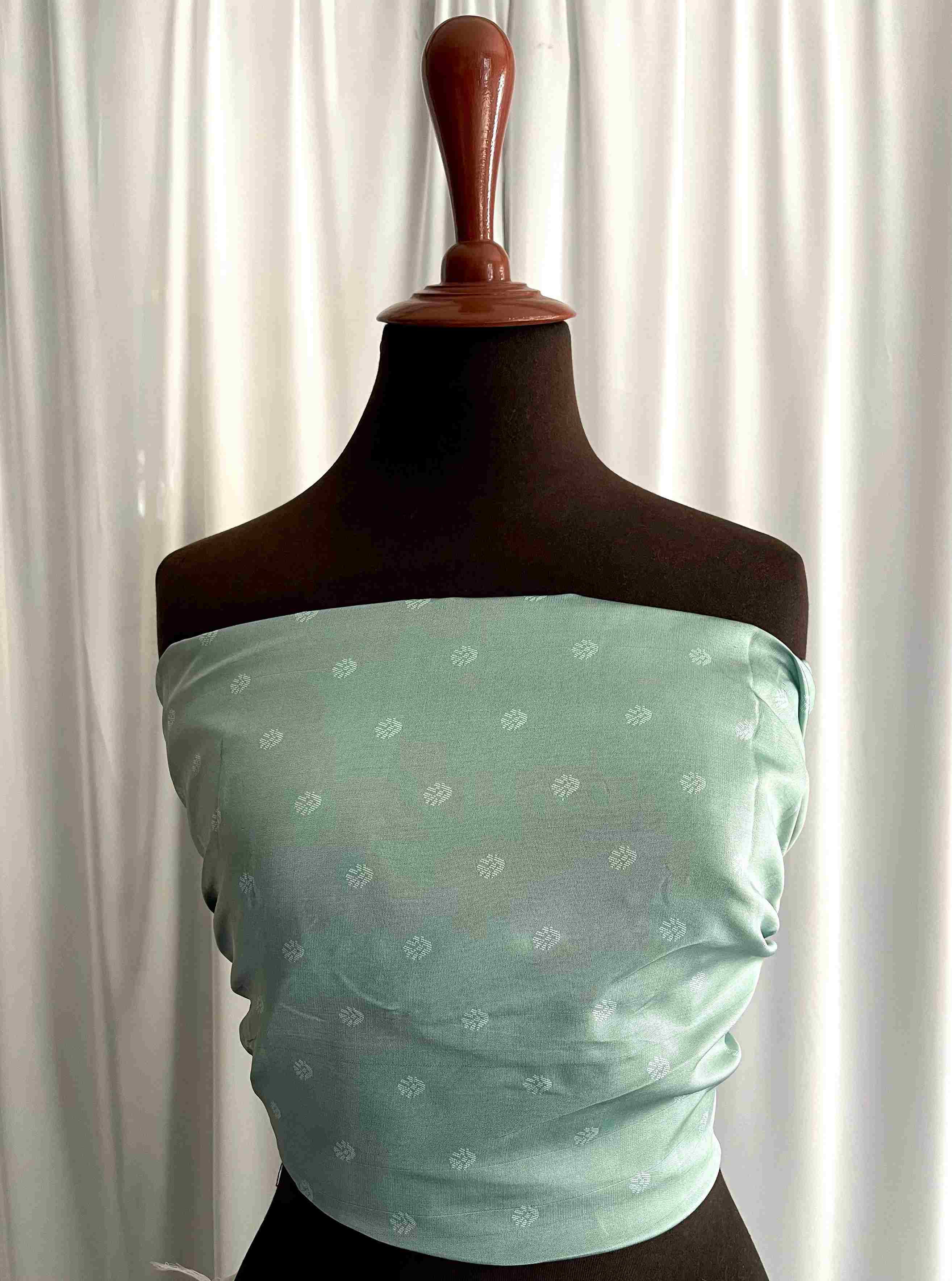 Jamavar Banarsi Silk: Suroor
