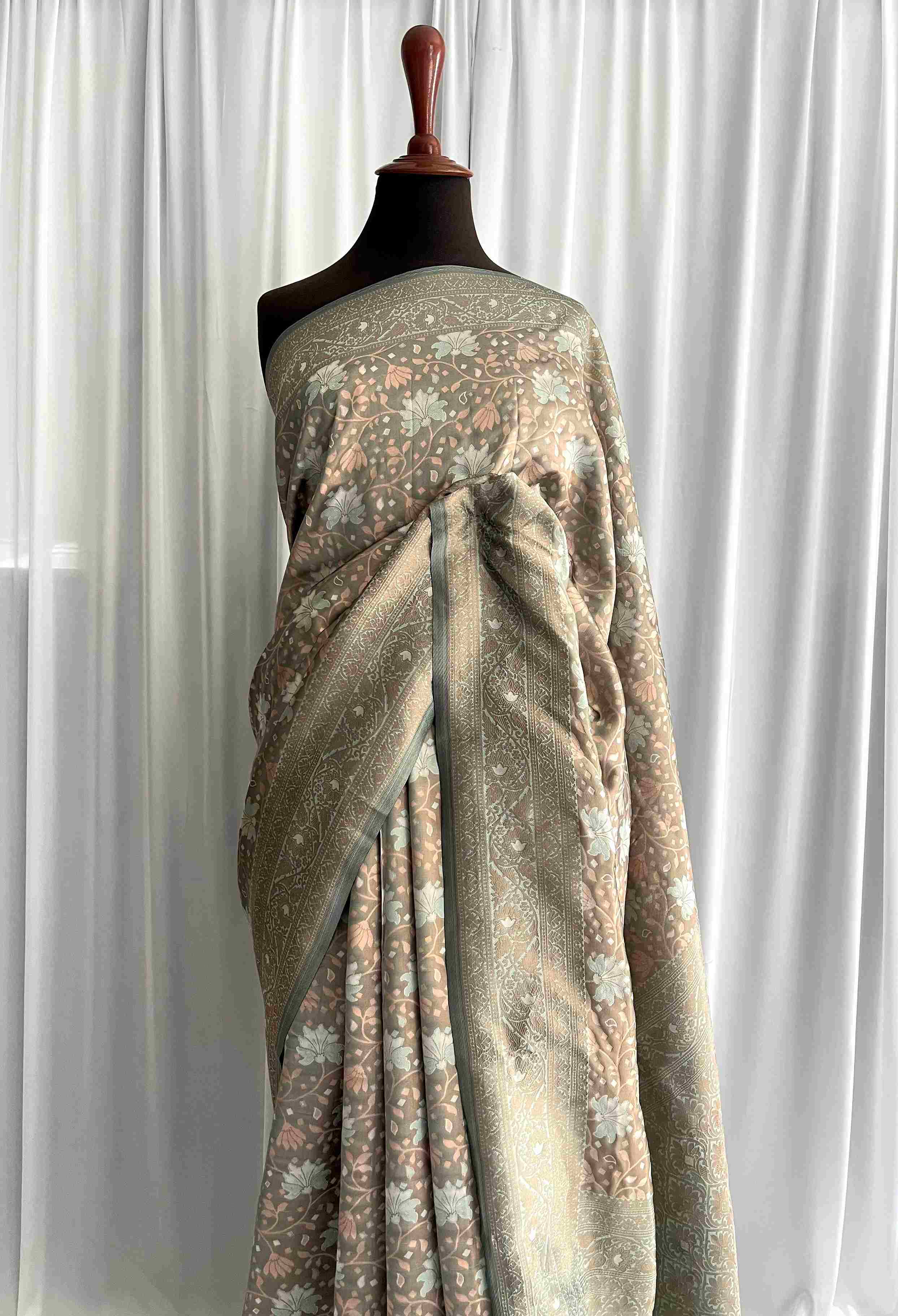 Jamavar Banarsi Silk: Suroor