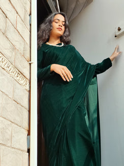 Velvet Breeze: Emerald