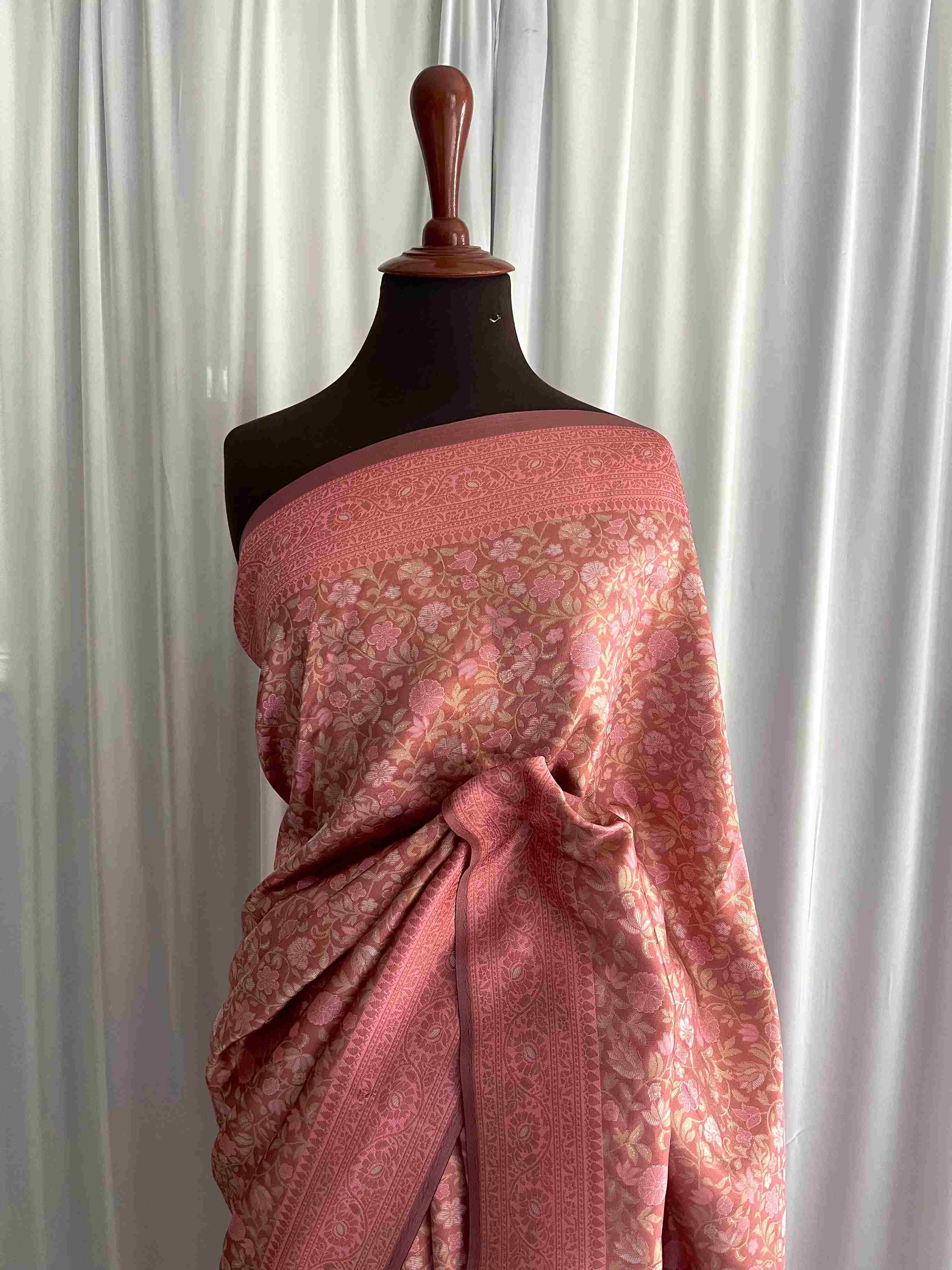 Jamavar Banarsi Silk: Zarnish