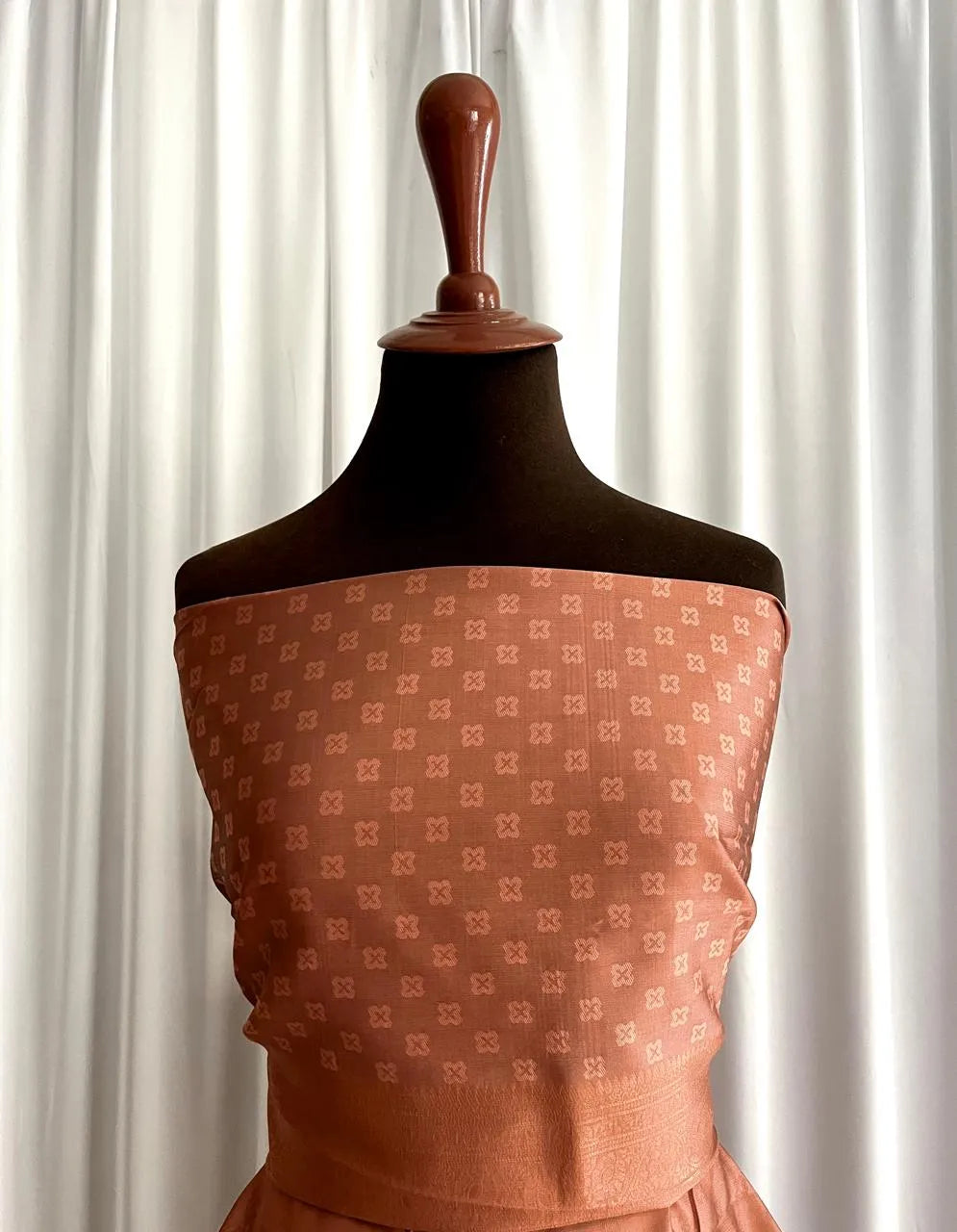 Jamavar Banarsi Silk: Zarveen