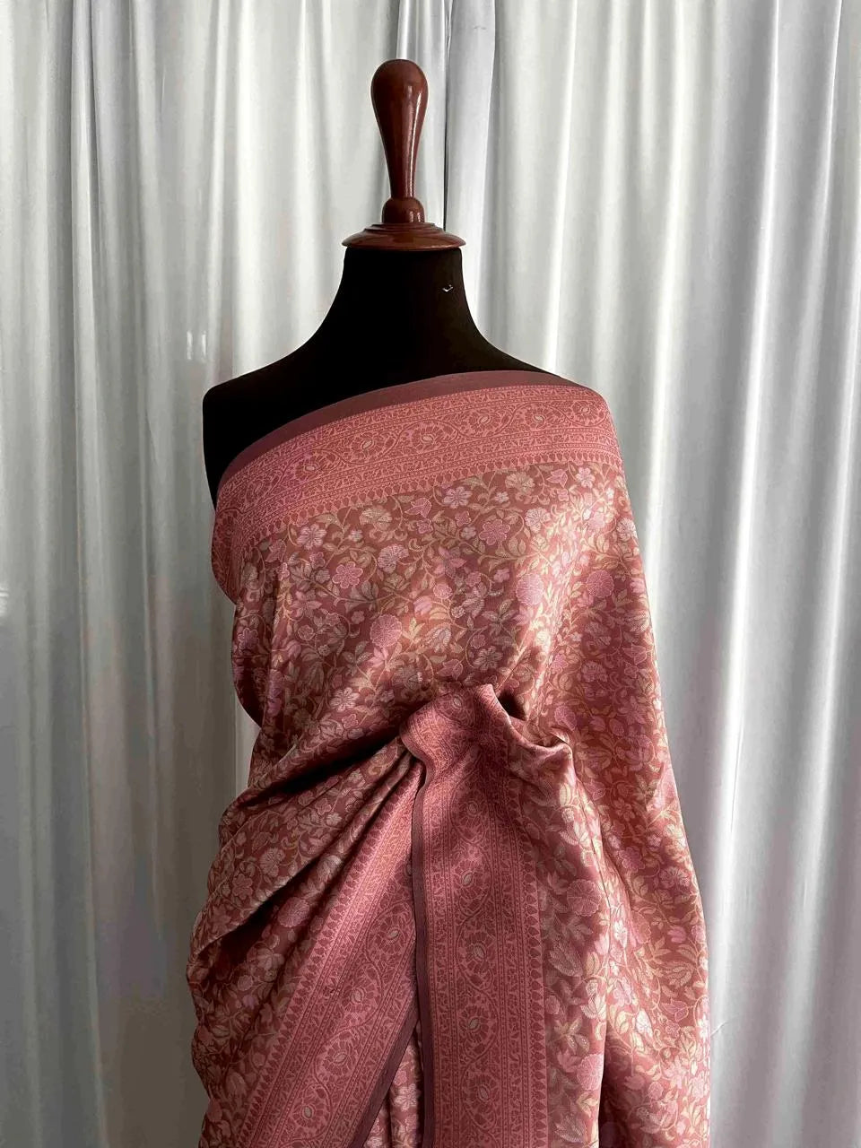 Jamavar Banarsi Silk: Zarveen
