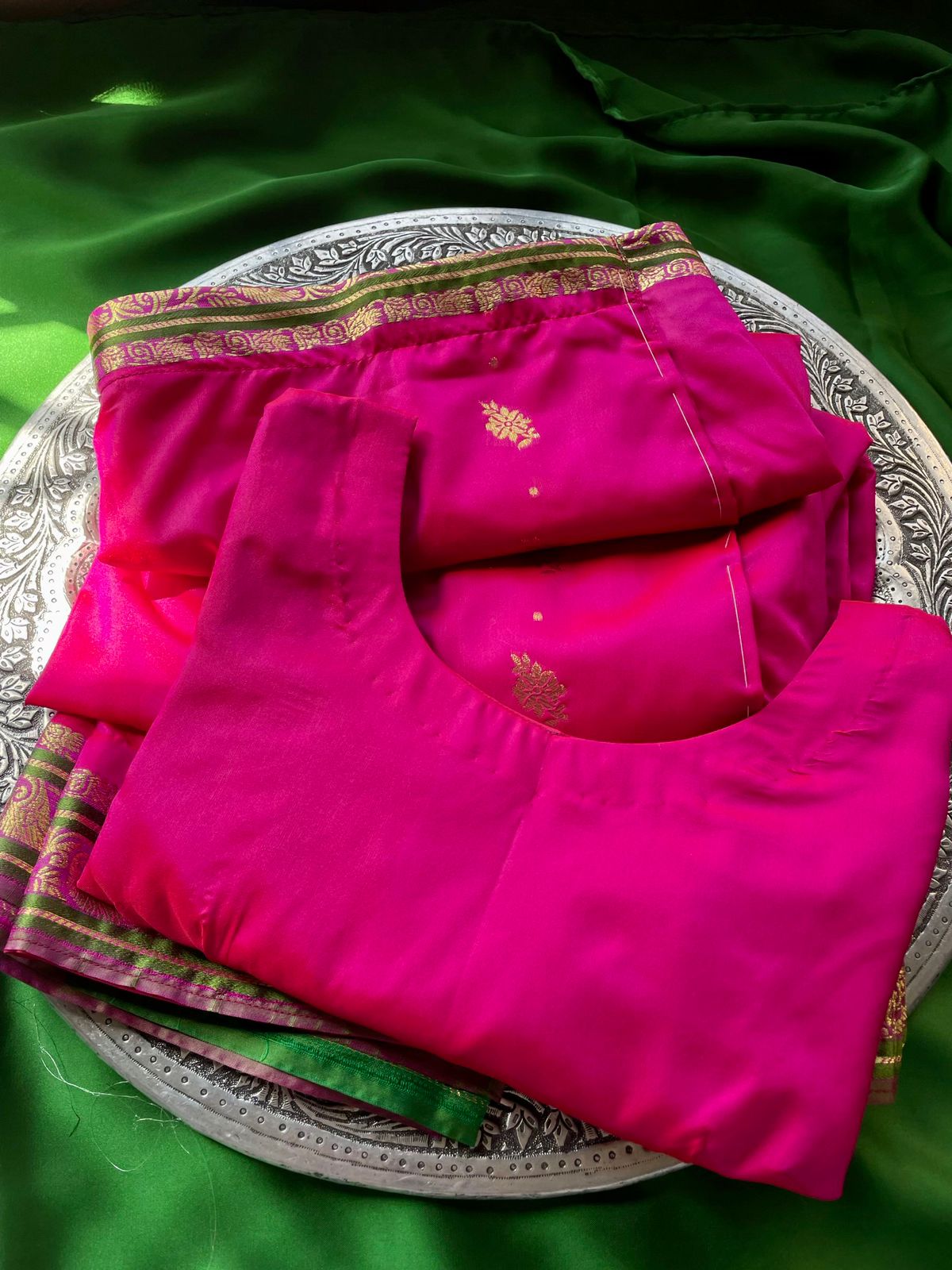 Riwayti Banarsi Silk: Hot Pink