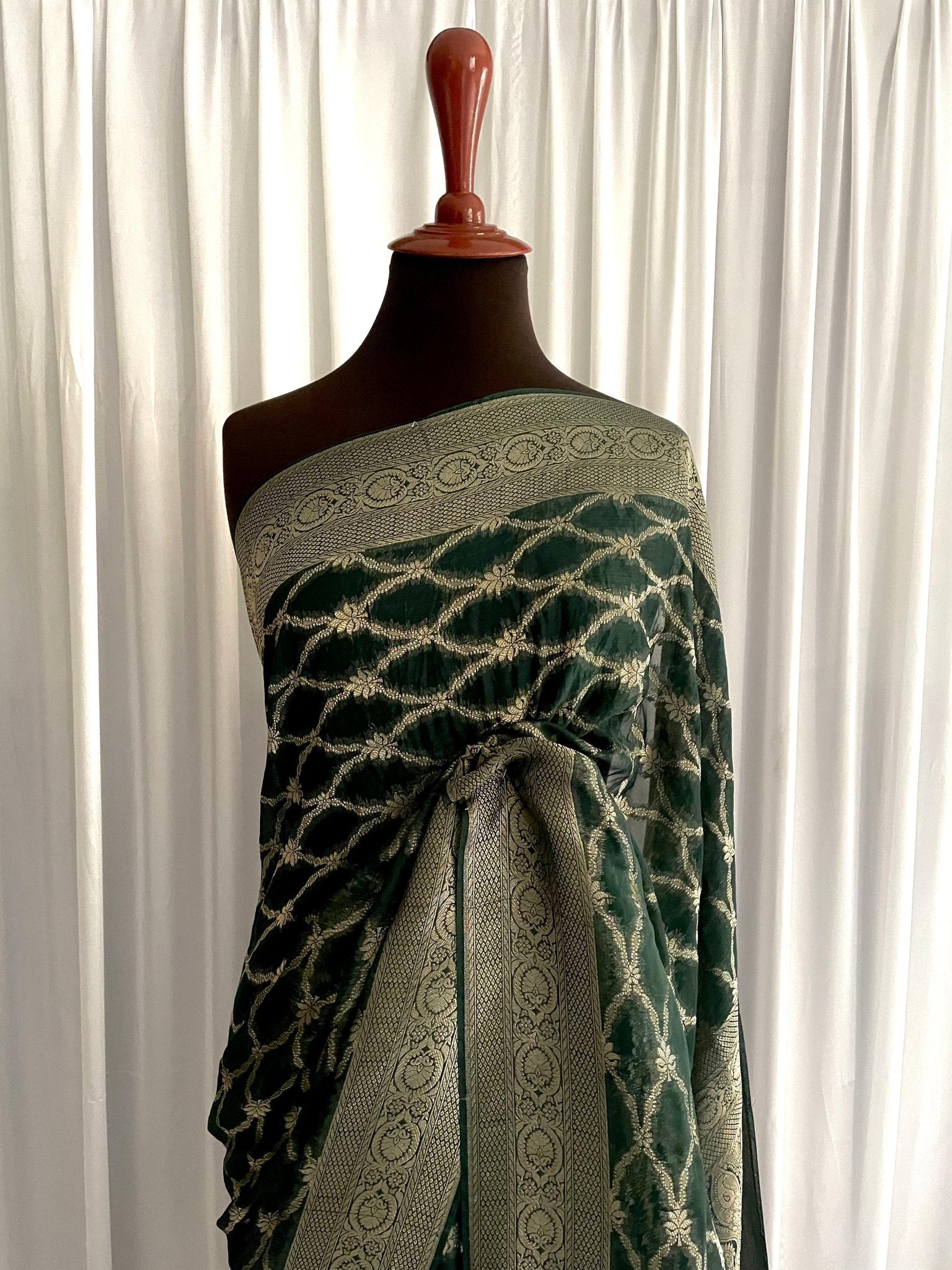 Chiffon Banarsi Jamavar: Evergreen