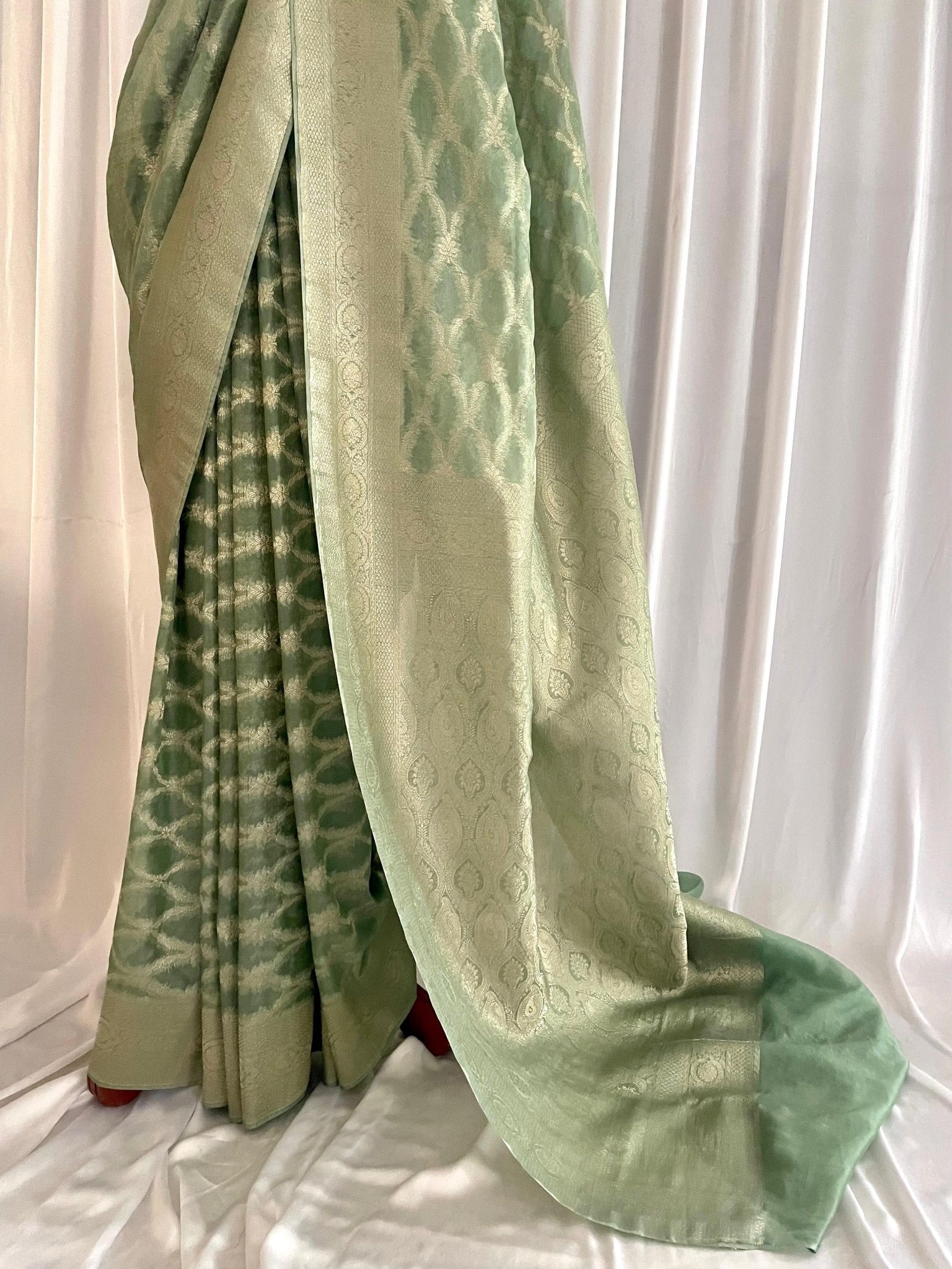 Chiffon Banarsi Jamavar: Hemlock Glow