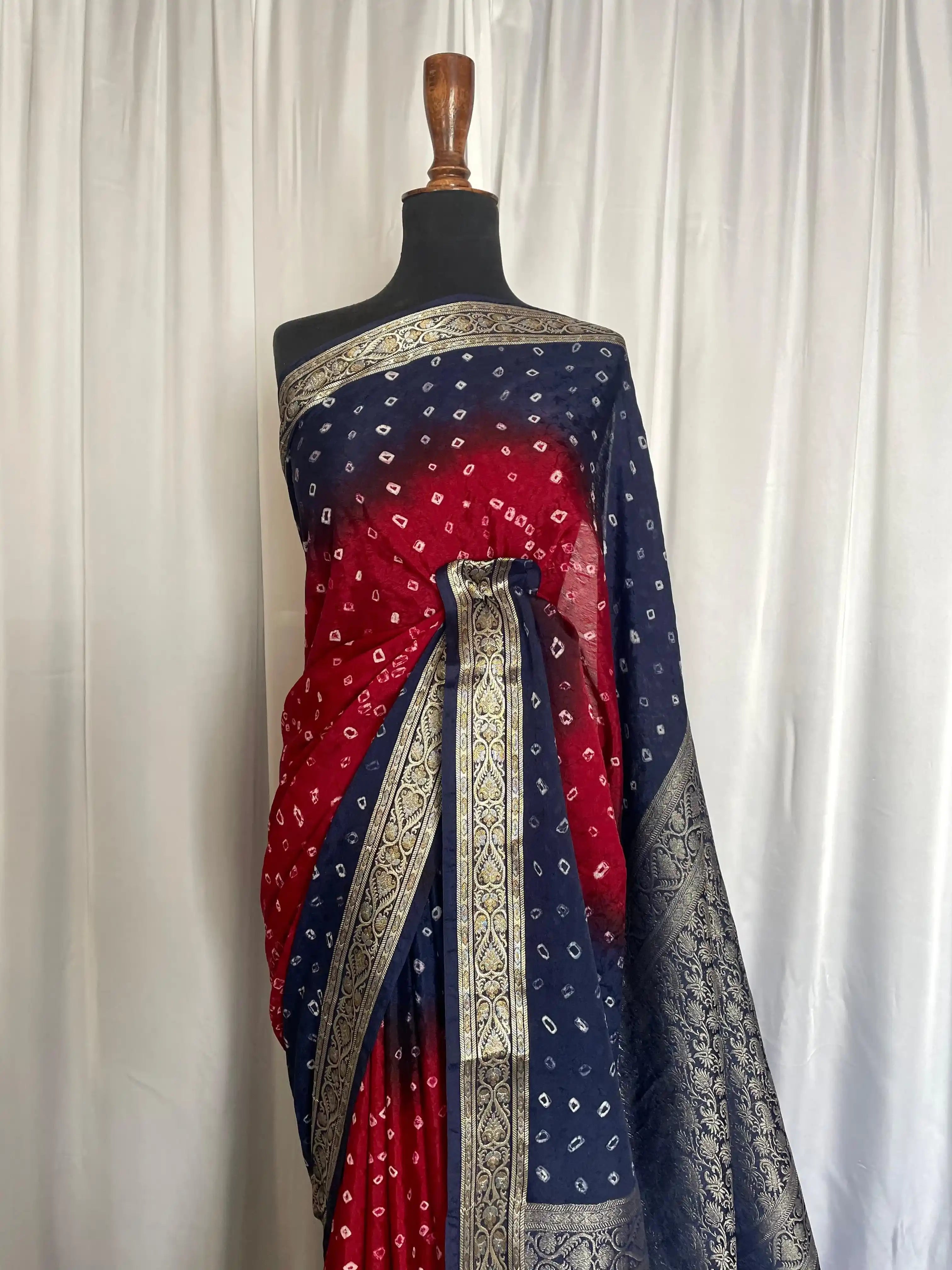 Banarsi Chunri: Neel-o-Gul