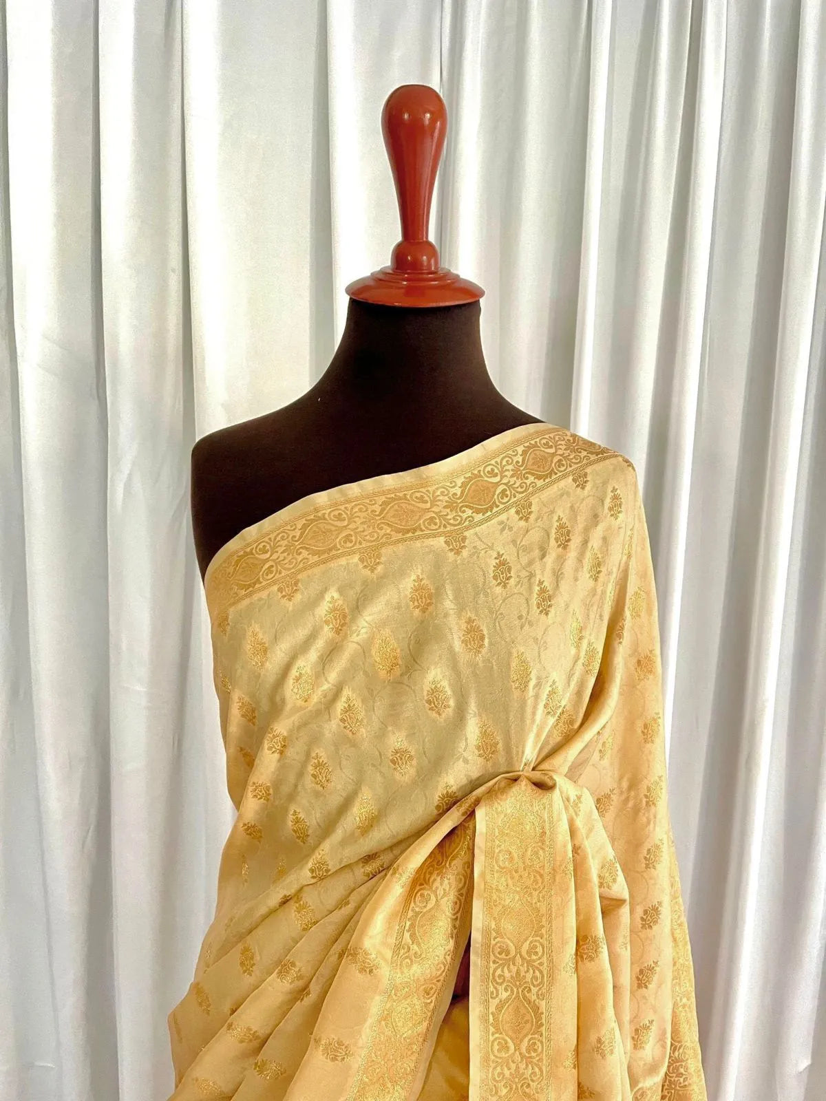 Banarsi Jamavar: Noor-e-Zar