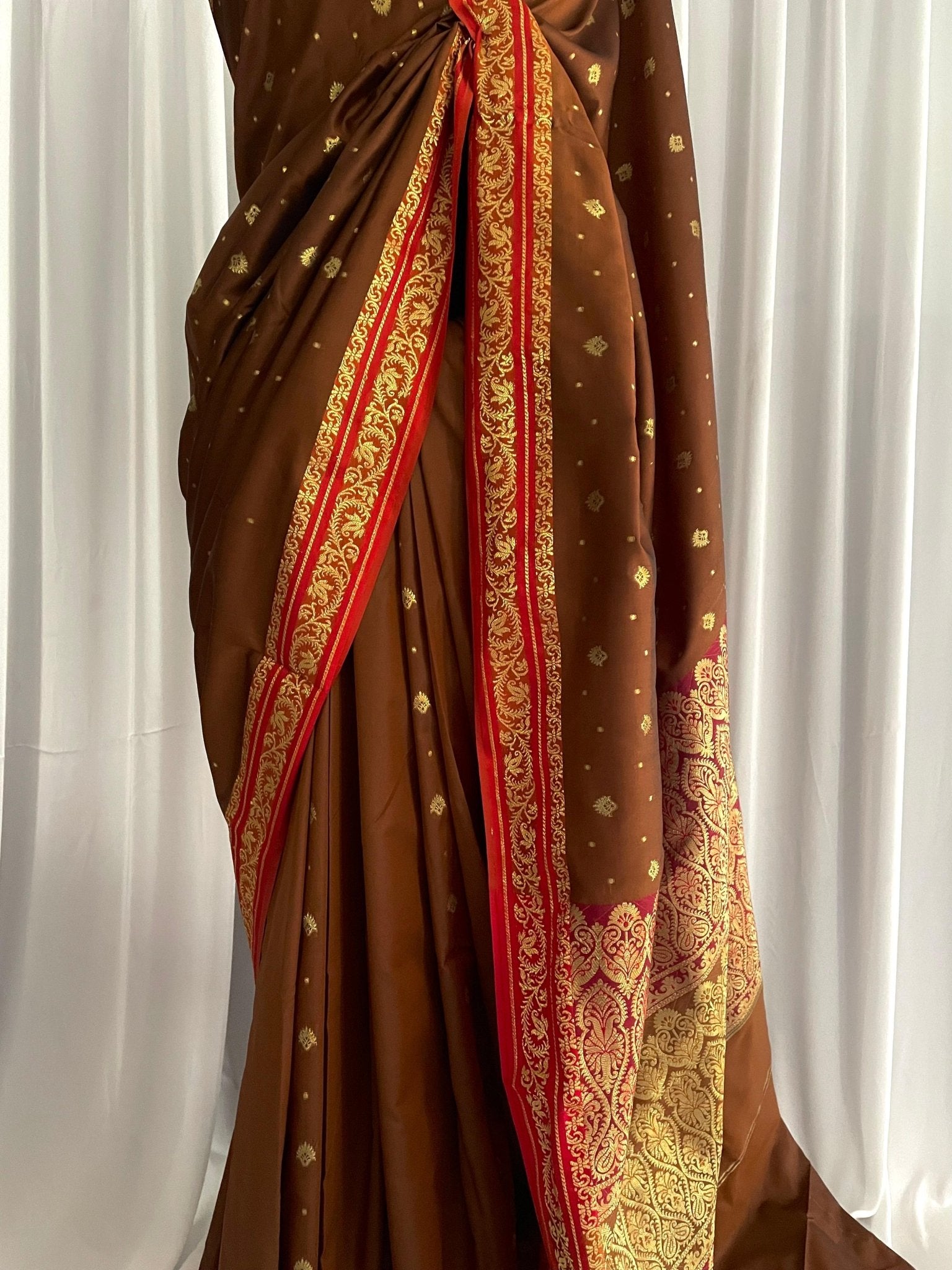 Riwayti Banarsi Silk: Cocoa Brown