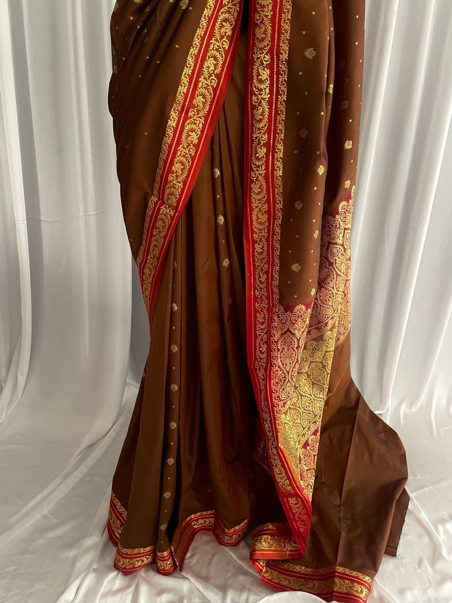 Riwayti Banarsi Silk: Cocoa Brown