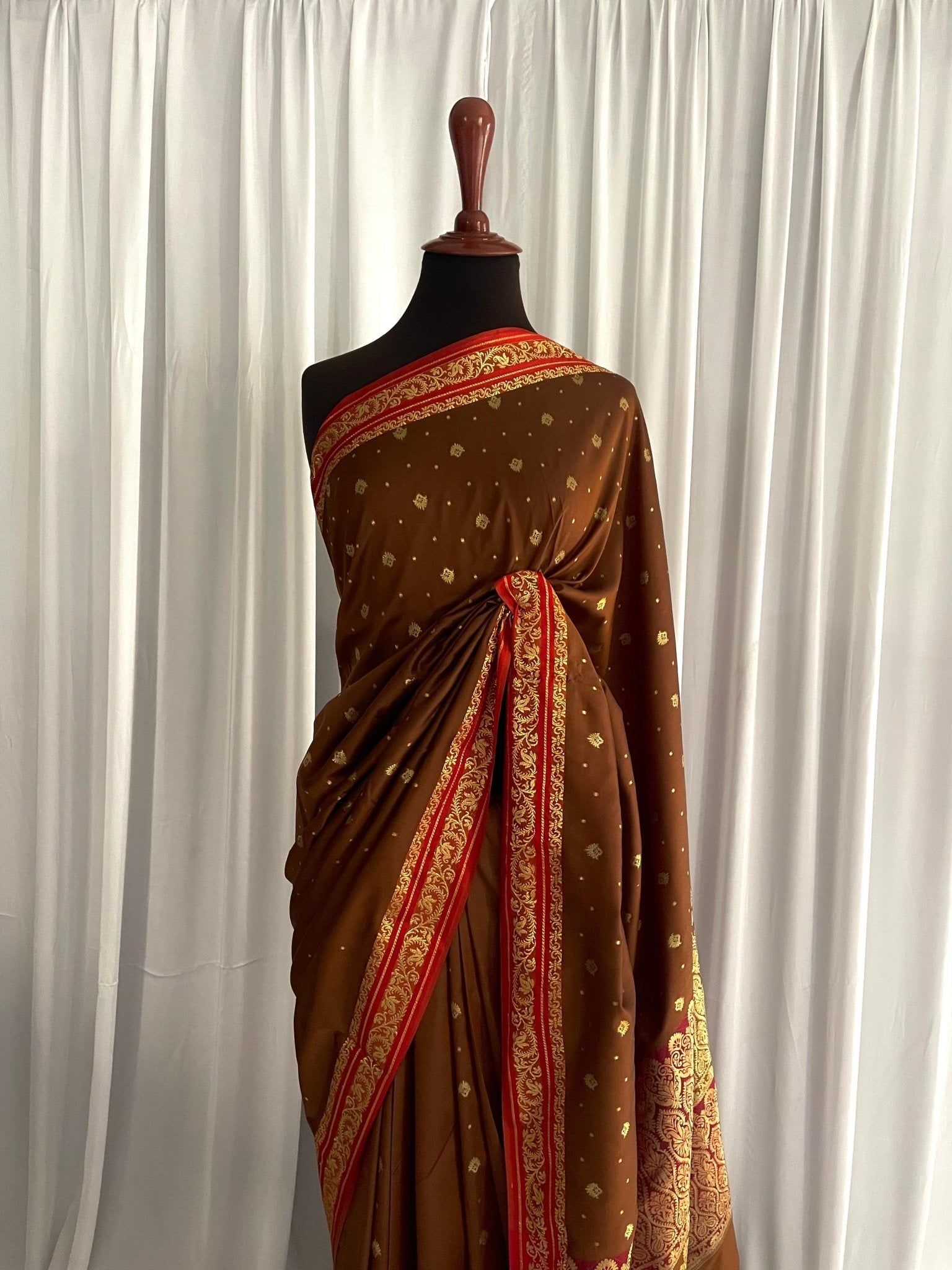 Riwayti Banarsi Silk: Cocoa Brown