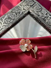 Saari Brooch - Halo Flower