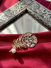 Saari Brooch - Starlit Pearl