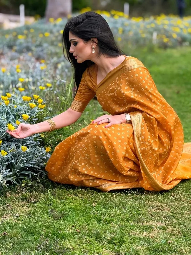 Jaan-E-Jahan - Banarasi Chunri: Zaafran